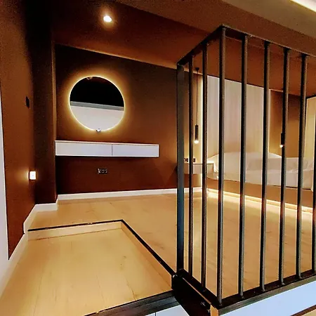 Sunset Retreat Stylish Loft By The Park Apartment