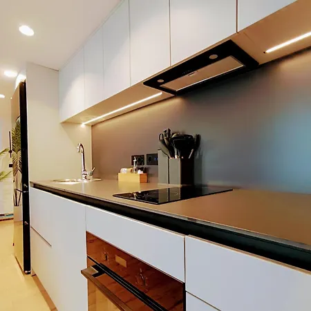 Sunset Retreat Stylish Loft By The Park Apartment