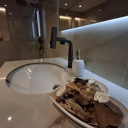 Sunset Retreat Stylish Loft By The Park Apartman Tirana