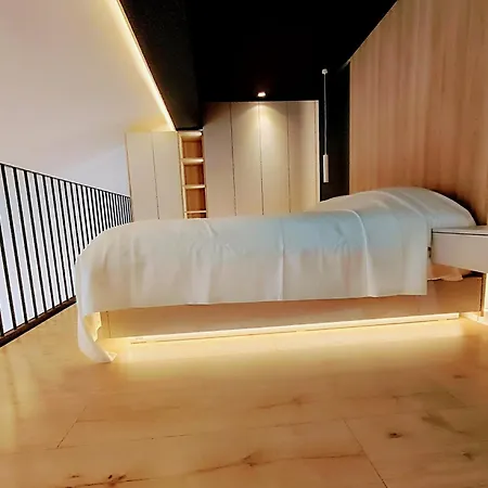 公寓 Sunset Retreat Stylish Loft By The Park 地拉那