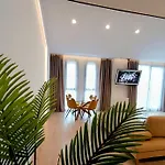 Sunset Retreat Stylish Loft By The Park Apartment