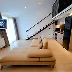 Apartment Sunset Retreat Stylish Loft By The Park *