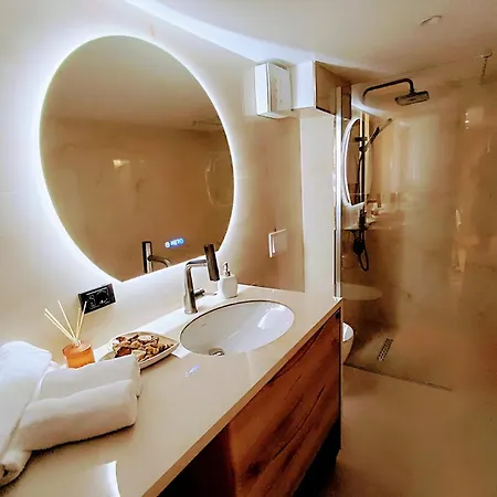 Sunset Retreat Stylish Loft By The Park