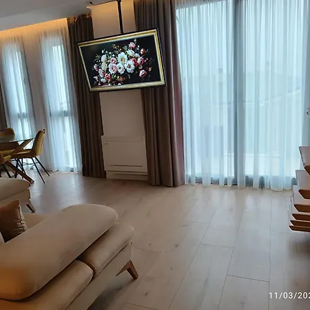 Sunset Retreat Stylish Loft By The Park 아파트 티라나