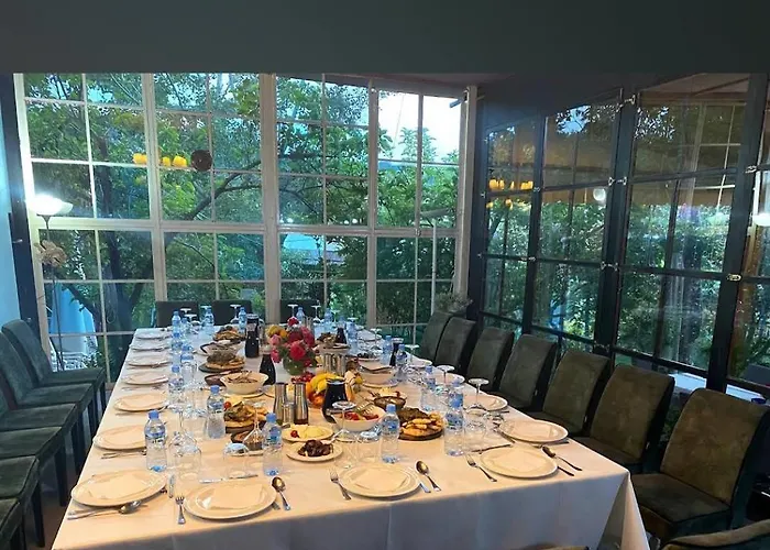 Apartmán Sunset Retreat Stylish Loft By The Park Tirana