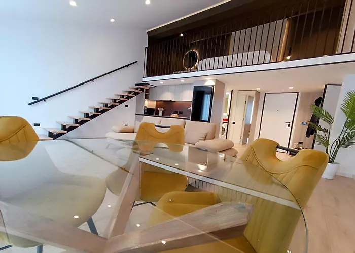 Sunset Retreat Stylish Loft By The Park Apartmán *