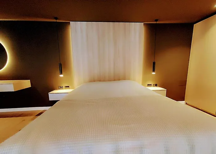 Sunset Retreat Stylish Loft By The Park Apartmán