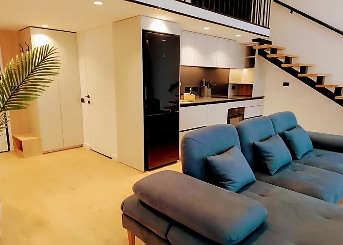 Apartmán Sunset Retreat Stylish Loft By The Park Tirana