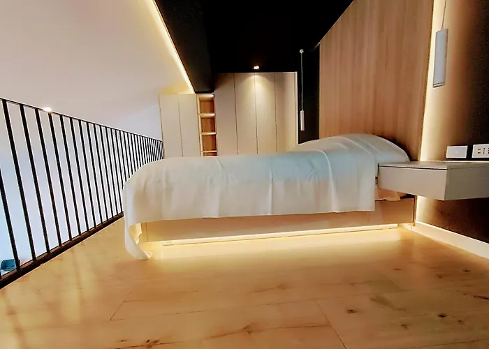 Apartmán Sunset Retreat Stylish Loft By The Park Tirana